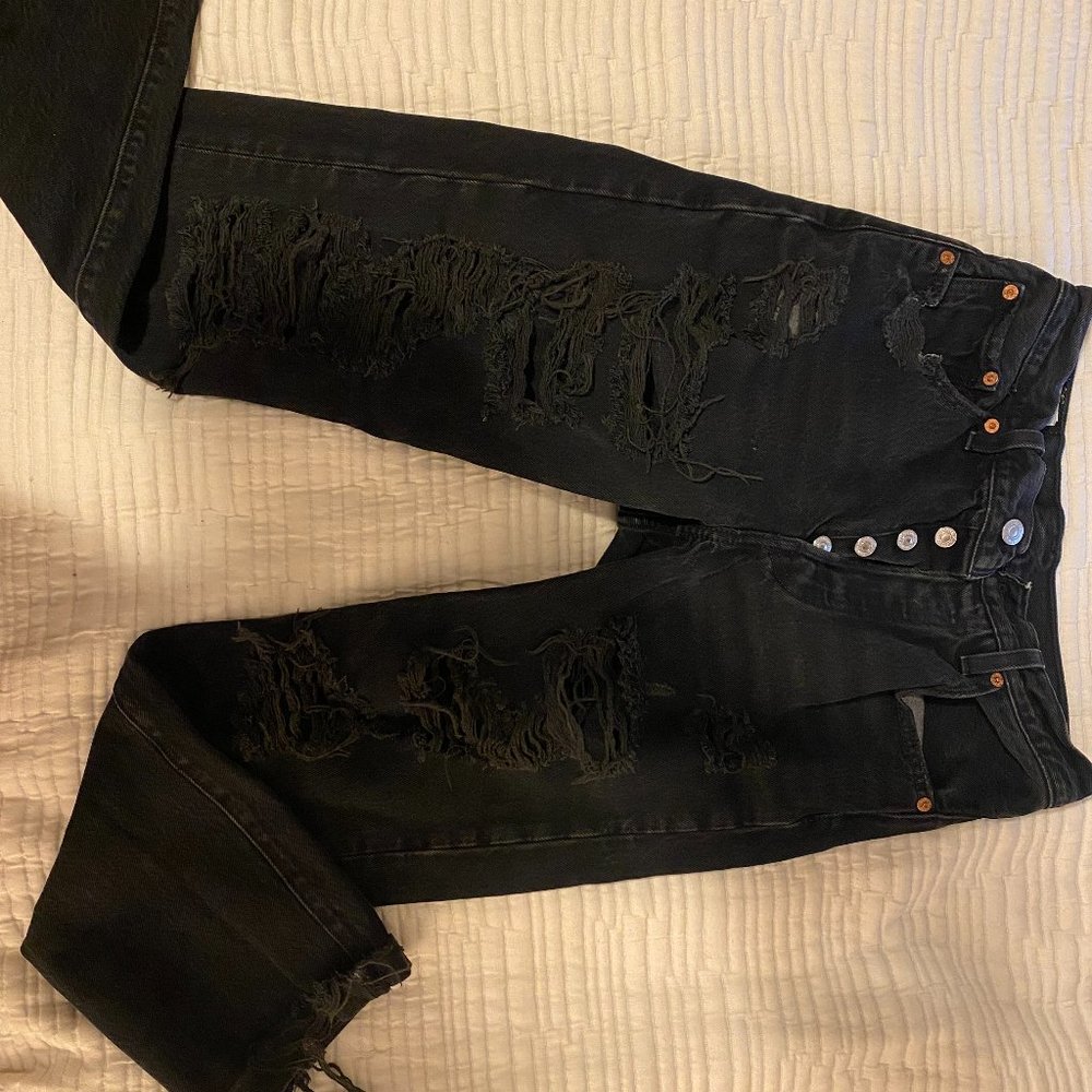 Levi's Strauss Original High-rise cropped black ripped jeans - W25 L28
